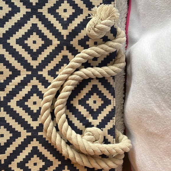 Summer and Rose canvas bag.  Great for the beach!! - Picture 3 of 8